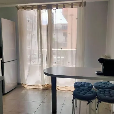 Apartment Grand Avec Coin Nuit Et Parking