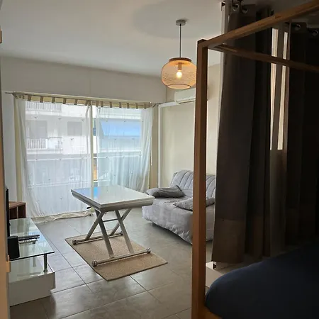 Grand Avec Coin Nuit Et Parking Apartment *